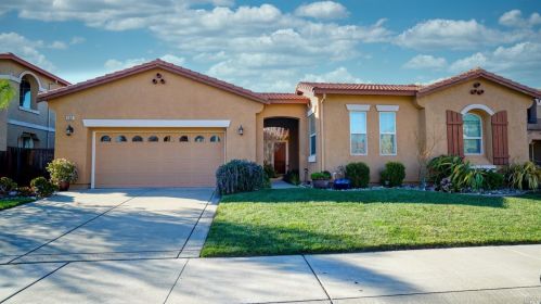 112 Brighton Cir, Vacaville, CA 95687-8200