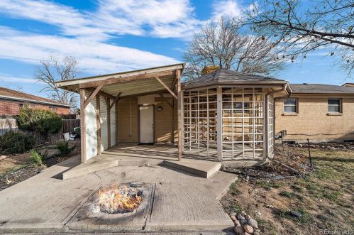 5523 Scranton St, Denver CO 80239-3637 exterior