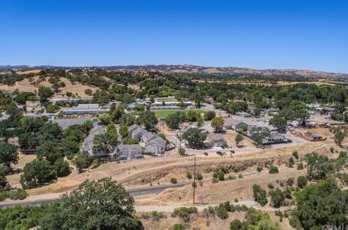 59 8th St, Templeton CA  93465-9343 exterior