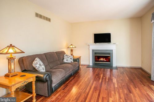 109 Joan Dr, Collegeville PA  19426-1958 exterior