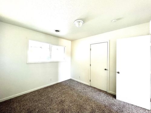 7076 Barbera Ave, Winton CA  95388-9302 exterior