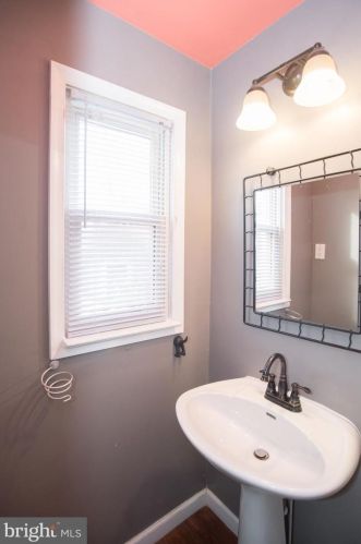 322 Hurst St, Norristown PA  19405-1539 exterior