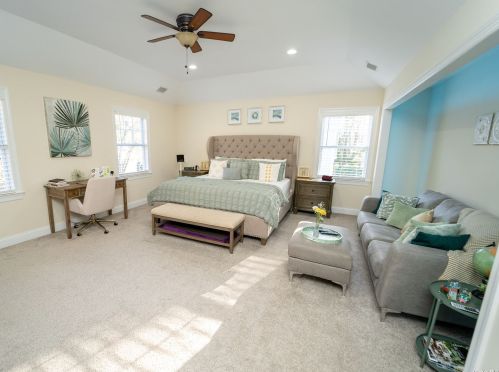 69 Rogues Path, Huntington Station NY  11746-2737 exterior