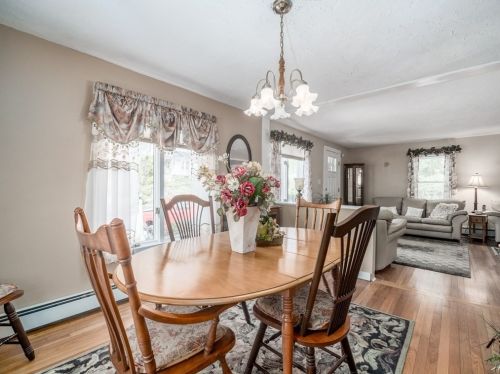 12 Candlewood St, Worcester MA  01602-2804 exterior