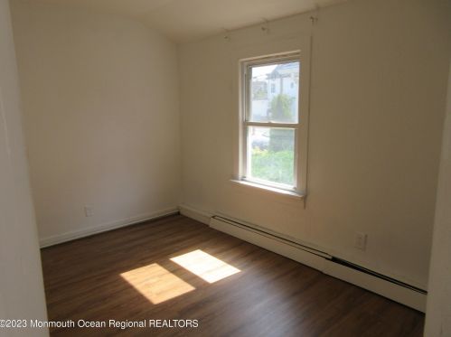 203 13th Ave, Belmar NJ 07719-2427 exterior