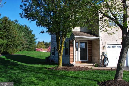 126 Fairway Dr, Collegeville, PA 19426-2154