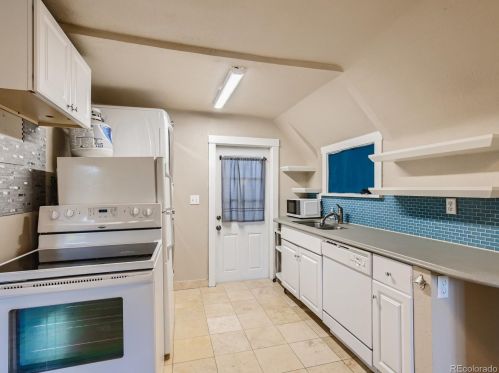 3291 Pearl St, Englewood CO 80113-2713 exterior