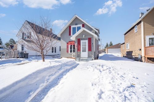 211 34th Ave, Duluth MN  55807-2814 exterior
