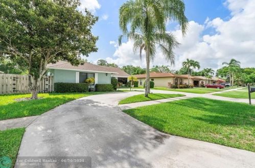 21044 Shady Vis Ln, Boca Raton FL  33428-1156 exterior
