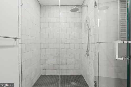 1155 18th St, Philadelphia PA  19146-3052 exterior