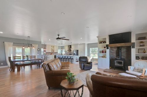 301 Sunnybrook Ln, Oroville CA  95965-8101 exterior