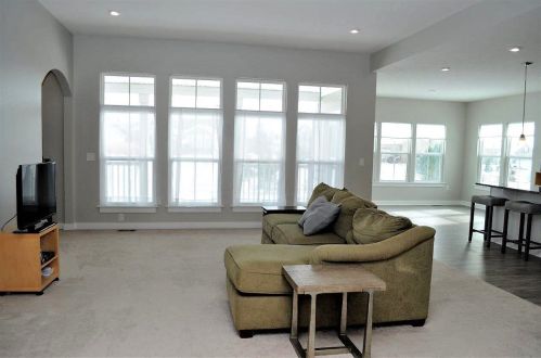 1702 Keela Dr, Pataskala OH  43062-7121 exterior