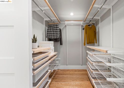 1077 57th St, Oakland CA  94608-2744 exterior