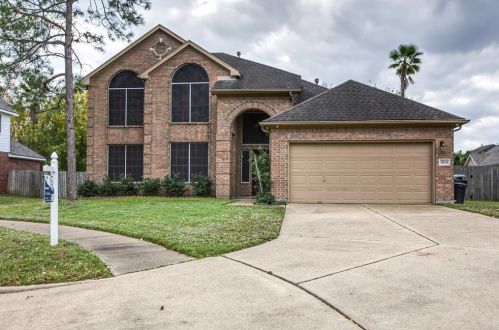1834 Oak Lodge Dr, Pearland, TX 77581-6194