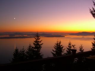1118 Hilty Ln, Samish Island, WA 98232-9544