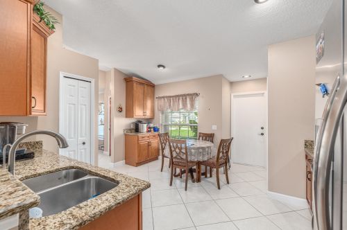 950 Connecticut Ter, Fort Pierce FL 34953-1514 exterior