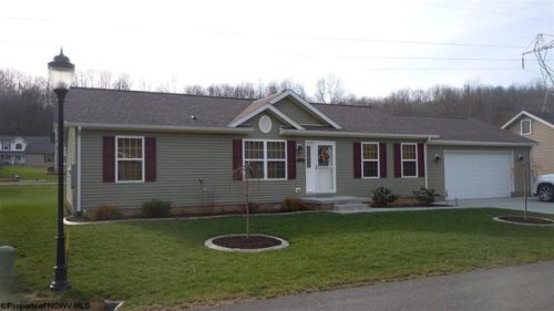 19 Alamo Dr, White Hall, WV 26554-5734