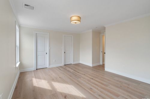 3 Baylis Pl, Lynbrook NY  11563-4203 exterior