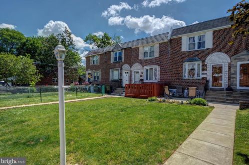 224 Spruce St, Manor, PA 19036-1019