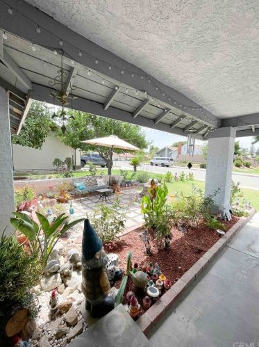 860 Plumwood St, Colton CA  92324-4523 exterior