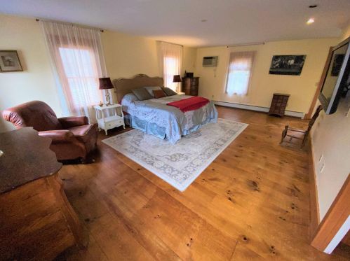 73 Main St, Hopkinton NH  03229-3003 exterior