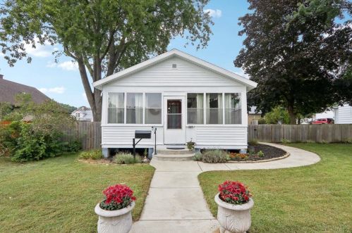 321 Carroll St, Portage WI  53901-1803 exterior