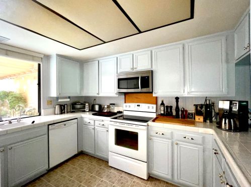 16 La Cerra Cir, Rancho Mirage CA  92270-3808 exterior