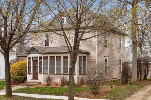 319 Myrtle St, Hudson, WI 54016-1242