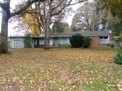 441 Eureka Ave, Silverton, OR 97381-2221