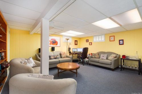 52 Timberline Dr, Poughkeepsie NY  12603-5546 exterior