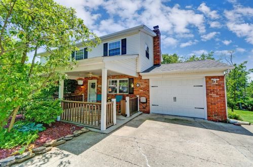 3061 Autumnridge Dr, Cincinnati, OH 45251-4602