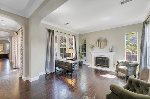 25836 De Quincy Pl, Santa Clarita, CA 91381-1441