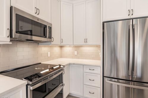 4353 Montalvo Ct, Naples FL  34109-1374 exterior