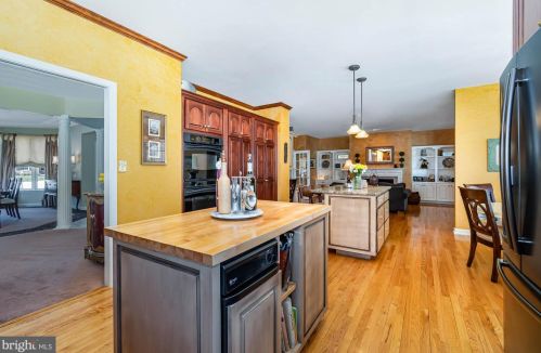 329 Mdw Dr, Navy Sup Dpt PA 17055-5187 exterior