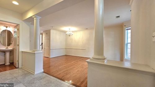 5007 Softwood Ln, Woodbridge, VA 22192-8319