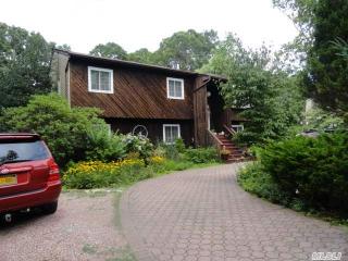17 Roberts Rd, Smith Point, NY 11967-2358