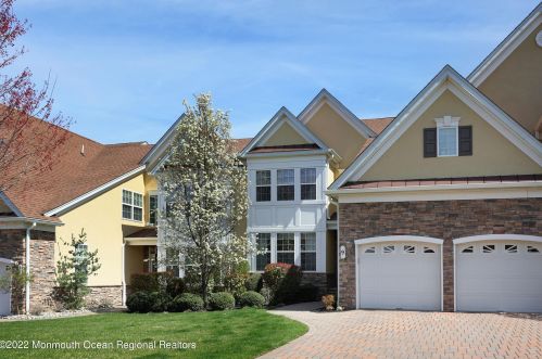 9 Majestic Dr, Tinton Falls, NJ 07724-4749