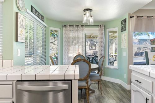 9901 Falcon Meadow Dr, Elk Grove CA 95624-2761 exterior