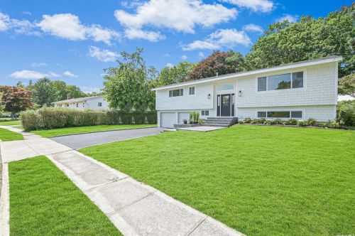 34 Corsa St, Huntington Station NY  11746-6623 exterior