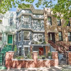 1211 Hancock St, Brooklyn, NY 11221-5213