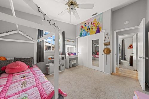 9271 Briles Ct, Elk Grove CA  95624-2451 exterior