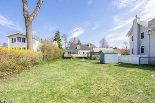 13 Gardner Rd, Parsippany NJ  07834-2108 exterior
