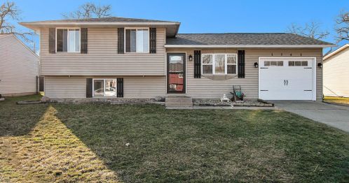 1541 Hampton Ct, Mishawaka, IN 46544-6119