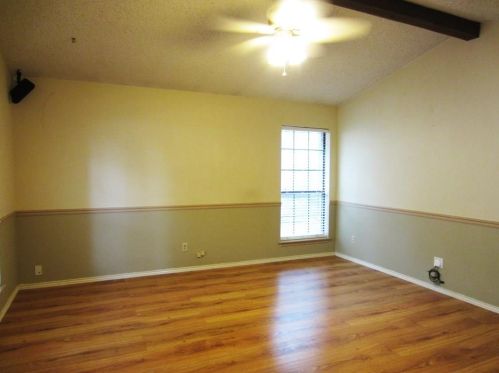 1108 Pin Oak Dr, Denton TX  76209-4684 exterior