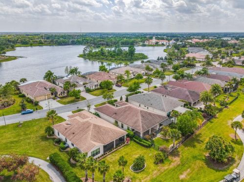 109 Casavista Dr, Kissimmee, FL 34759-5225