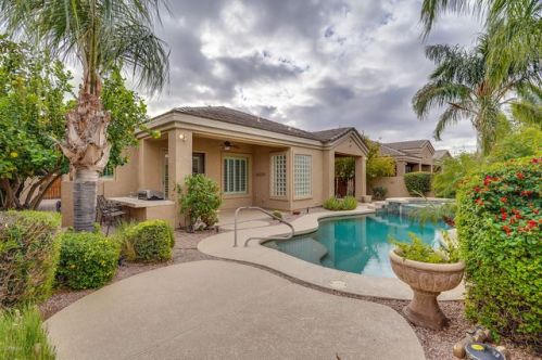 6852 Pinehurst Dr, Gilbert, AZ 85298-4111