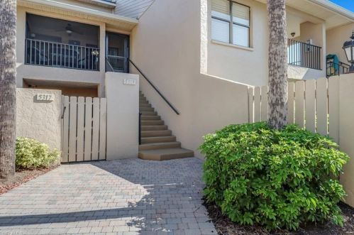 5319 Fox Hollow Dr, Naples, FL 34104-4913