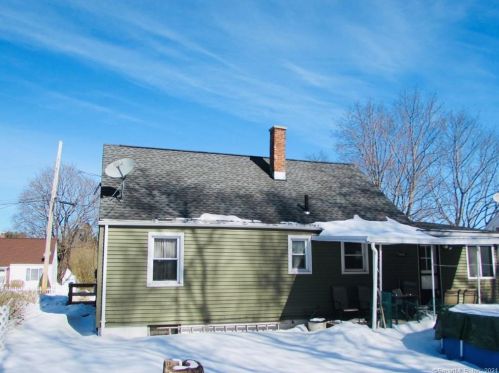 26 Cooper Dr, Waterbury, CT 06704-1618