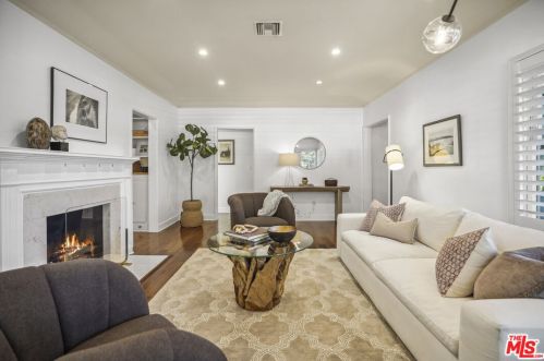 12202 Hartsook St, North Hollywood CA  91601-3961 exterior