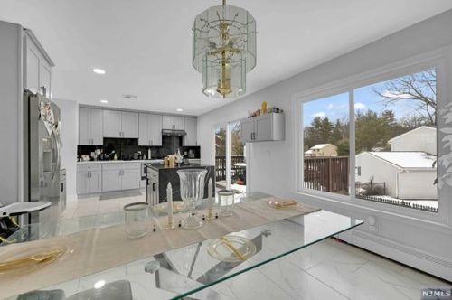 40 Carriage Ln, West Milford Lakes NJ  07480-1822 exterior